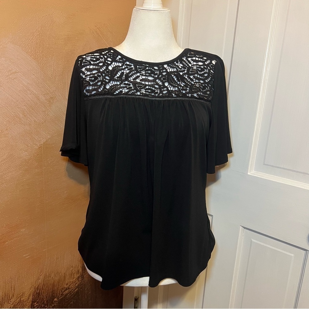 #92 ADRIANNA PAPELL BLACK LACE DETAIL FLOWY TOP LARGE - Picture 5 of 5